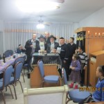 Исполнители пьесы "Евреи мы - не греки" на празднике Хануки в общине "Дор ревии"